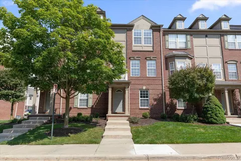44764 Gwinnett Loop, Novi, MI 48377