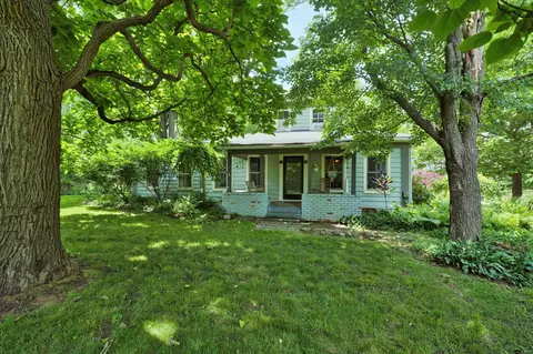 60951 Mount Vernon Rd, Rochester, MI 48306