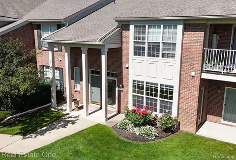 13177 Canopy Dr, Sterling Heights, MI 48313