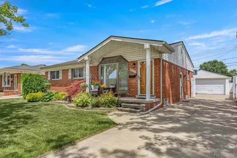 8094 Arnold St, Dearborn Heights, MI 48127