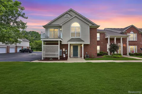 51699 Adler Park Dr W, Chesterfield, MI 48051