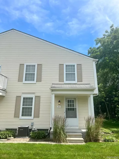 271 Inlet Crt Ct, Walled Lake, MI 48390