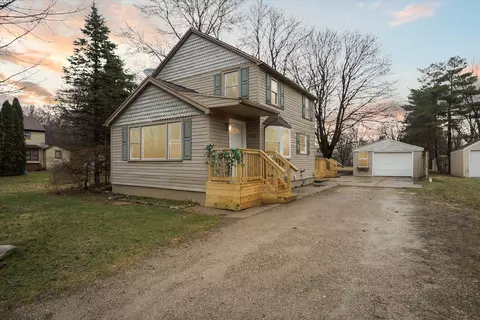 2320 Meadow St, Flint, MI 48433