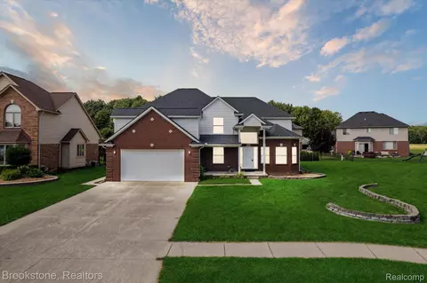 53329 Shawn Dr, Chesterfield, MI 48047