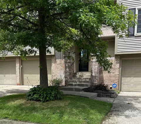 7014 Colonial Oaks Dr, Waterford, MI 48327