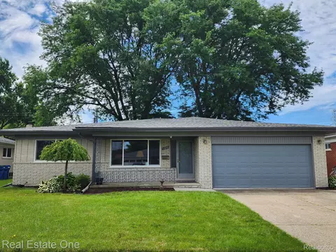 11548 Villa Crt Ct, Warren, MI 48093