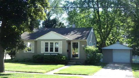 36 S Holcomb Rd, Village Of Clarkston, MI 48346