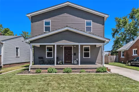 1217 E Pearl Ave, Hazel Park, MI 48030