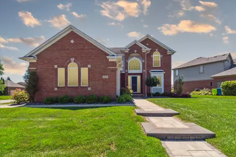 20490 St Martins Ave, Macomb, MI 48044