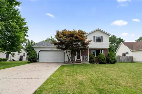 6090 Hedgerow Cir, Grand Blanc, MI 48439