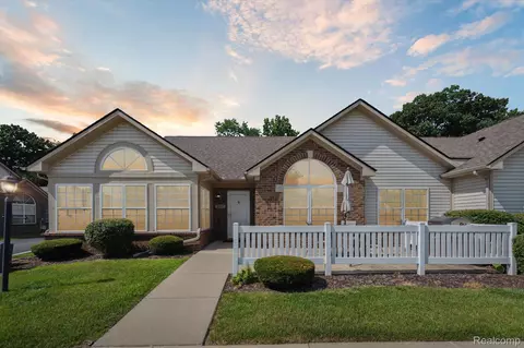 36062 Abbey Dr 61 Dr, Westland, MI 48185