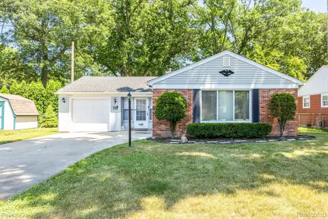 3320 Stone St, Port Huron, MI 48060
