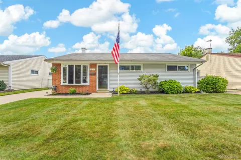 1620 S Walton St, Westland, MI 48186