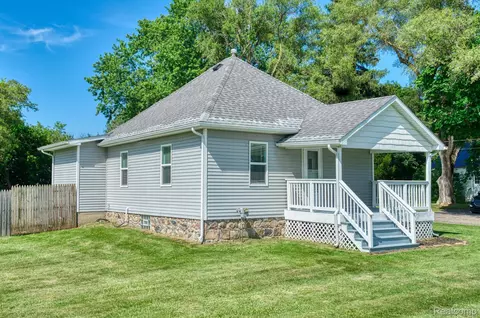 9220 W Grand River Rd, Handy, MI 48836