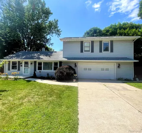4435 Ives Dr, Newport, MI 48166