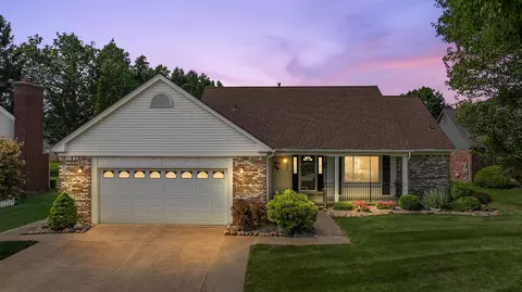 2325 Tucker Dr, Troy, MI 48085