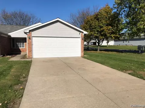 19123 Waldorf St, Roseville, MI 48066