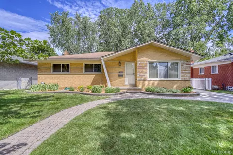 29356 Jacquelyn Dr, Livonia, MI 48154