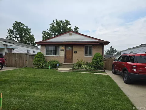 19766 Abrahm St, Clinton Township, MI 48035