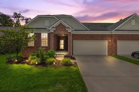 48767 Rockview Rd, Novi, MI 48374