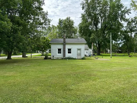 107 N Lester St, Capac, MI 48014