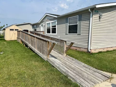 872 Tanners Lndg, Raisinville, MI 48161