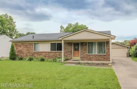 41641 Saal Rd, Sterling Heights, MI 48313