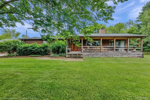 6068 W Grand River Rd, Sciota, MI 48848
