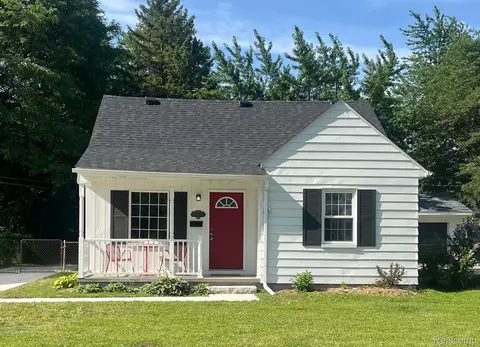 21800 Lange St, Saint Clair Shores, MI 48080