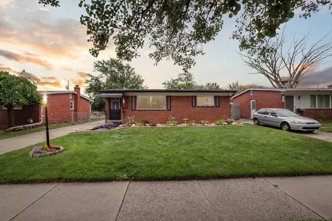 25733 Chernick St, Taylor, MI 48180