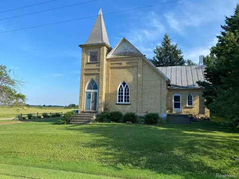 4498 Downington Rd, Bridgehampton, MI 48427