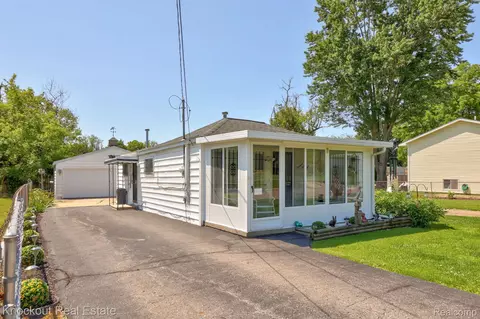 1345 W Juliah Ave, Mount Morris, MI 48505