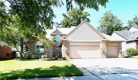 36173 Monroe St, New Baltimore, MI 48047