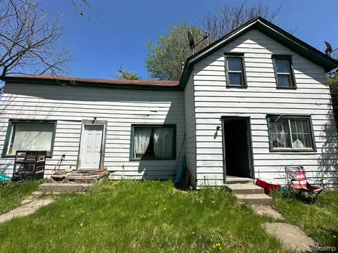 13701 Main St, Bath, MI 48808
