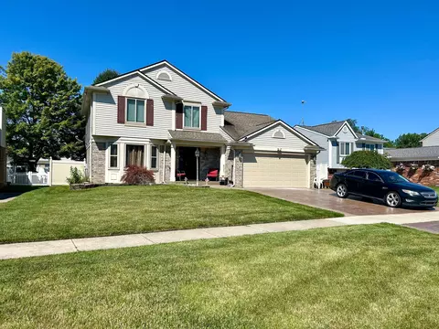 22538 Sylvan Ave, Flat Rock, MI 48134