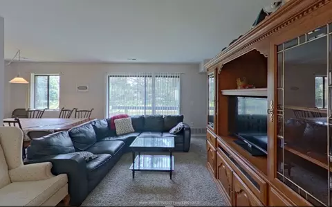 33667 Pondview Cir, Livonia, MI 48152