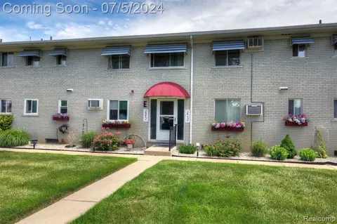 26902 Sandy Hl #6, New Hudson, MI 48165