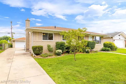 12223 Brougham Dr, Sterling Heights, MI 48312