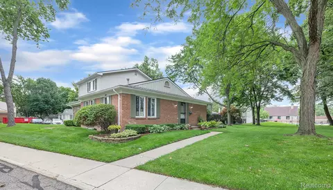 1963 Wickham St, Royal Oak, MI 48073