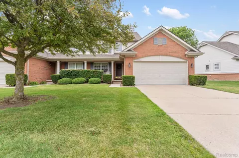 30064 Trail Creek Dr, Huron, MI 48164