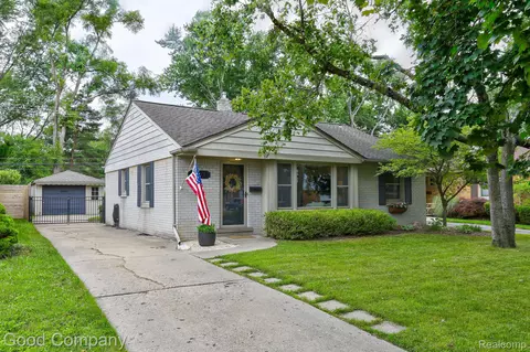 2417 Galpin Ave, Royal Oak, MI 48073