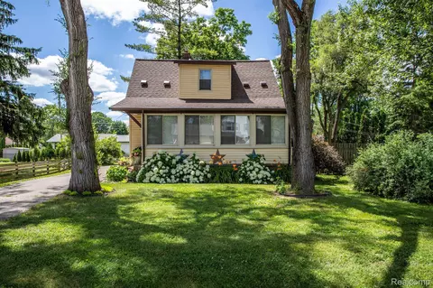 3628 Cone Ave, Rochester Hills, MI 48309