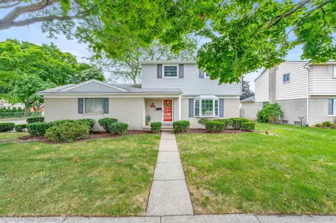 14090 Levan Rd, Livonia, MI 48154