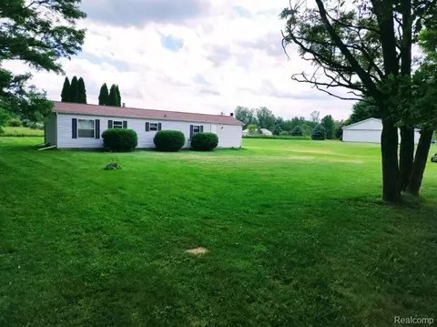 57 W Murphy Lake Rd, Watertown, MI 48744