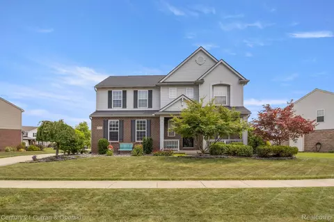 10083 Island Lake Dr, Taylor, MI 48180