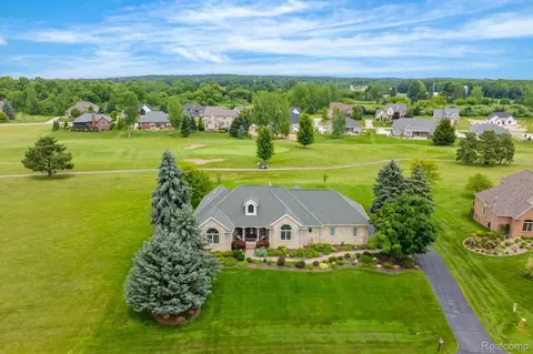 5255 Augusta Crt Ct, Metamora, MI 48455