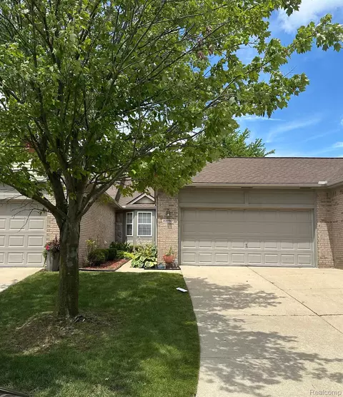22780 Redwood Ln, Taylor, MI 48180