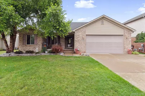 12226 Hannah Ln, Carleton, MI 48117