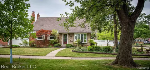 16197 Windermere Cir, Southgate, MI 48195