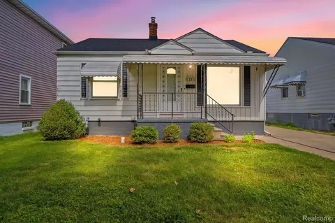 3292 Charles St, Trenton, MI 48183